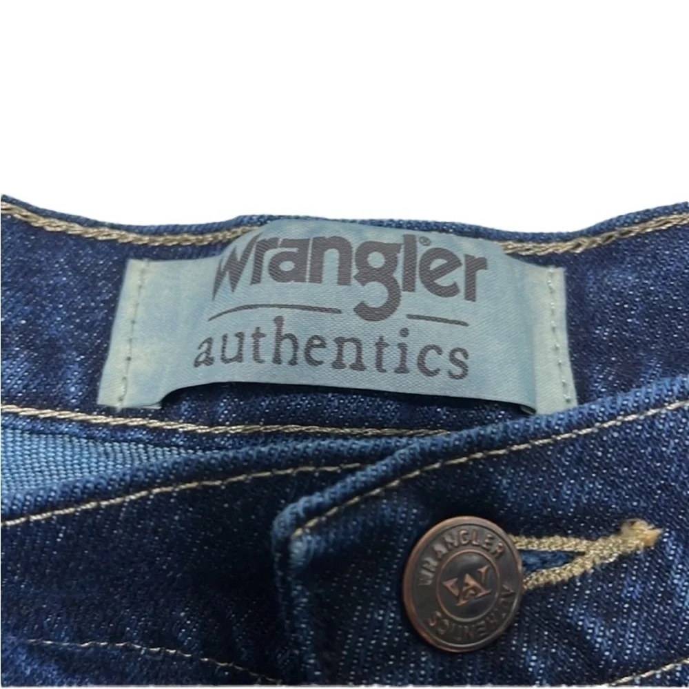 New Wrangler Authentic Relaxed Fit Flex Jeans Dark Wash Men Size 42 x 29